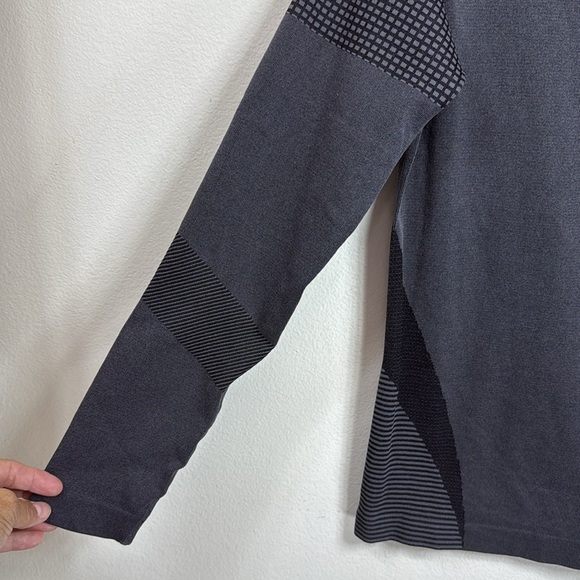 (A1) Hot Chillys Women's 3D Knit Crew Midweight Slim Fit Undershirt, XL, Grey - Picture 5 of 12